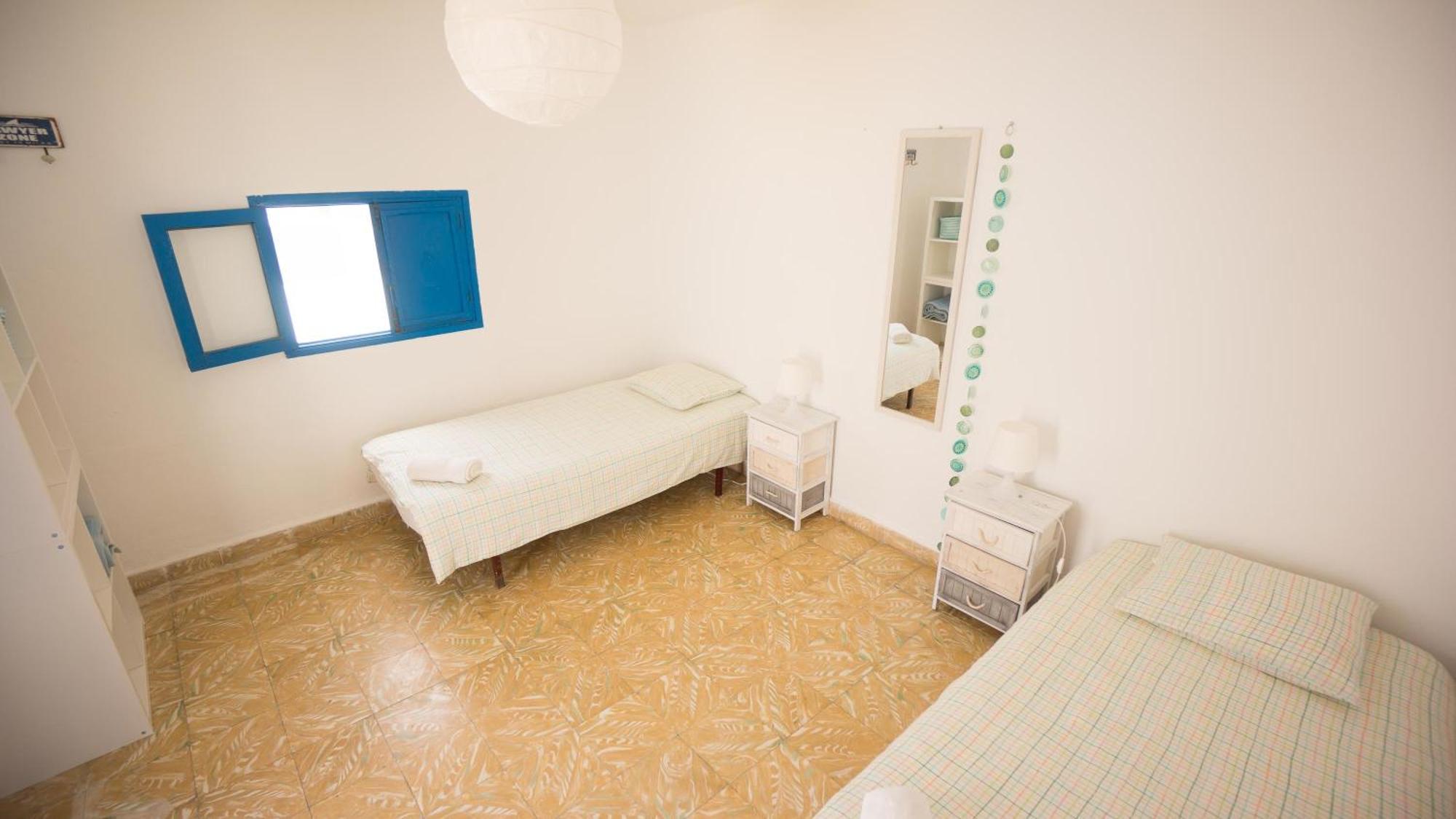 Sol Y Mar Surf Camp Hostel Коралео Стая снимка